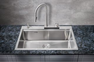 Мойка для кухни Milacio Denia 75 Steel MC.77420 в комплекте со смесителем и коландером нержавеющая сталь